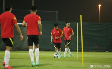 国足官方：明天右胫骨内踝骨折 韦世豪恢复训练